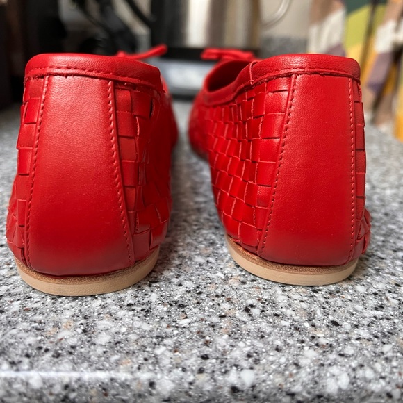 New In Box Size 8 Freda Salvador Roma Red Woven Flats - Picture 4 of 12